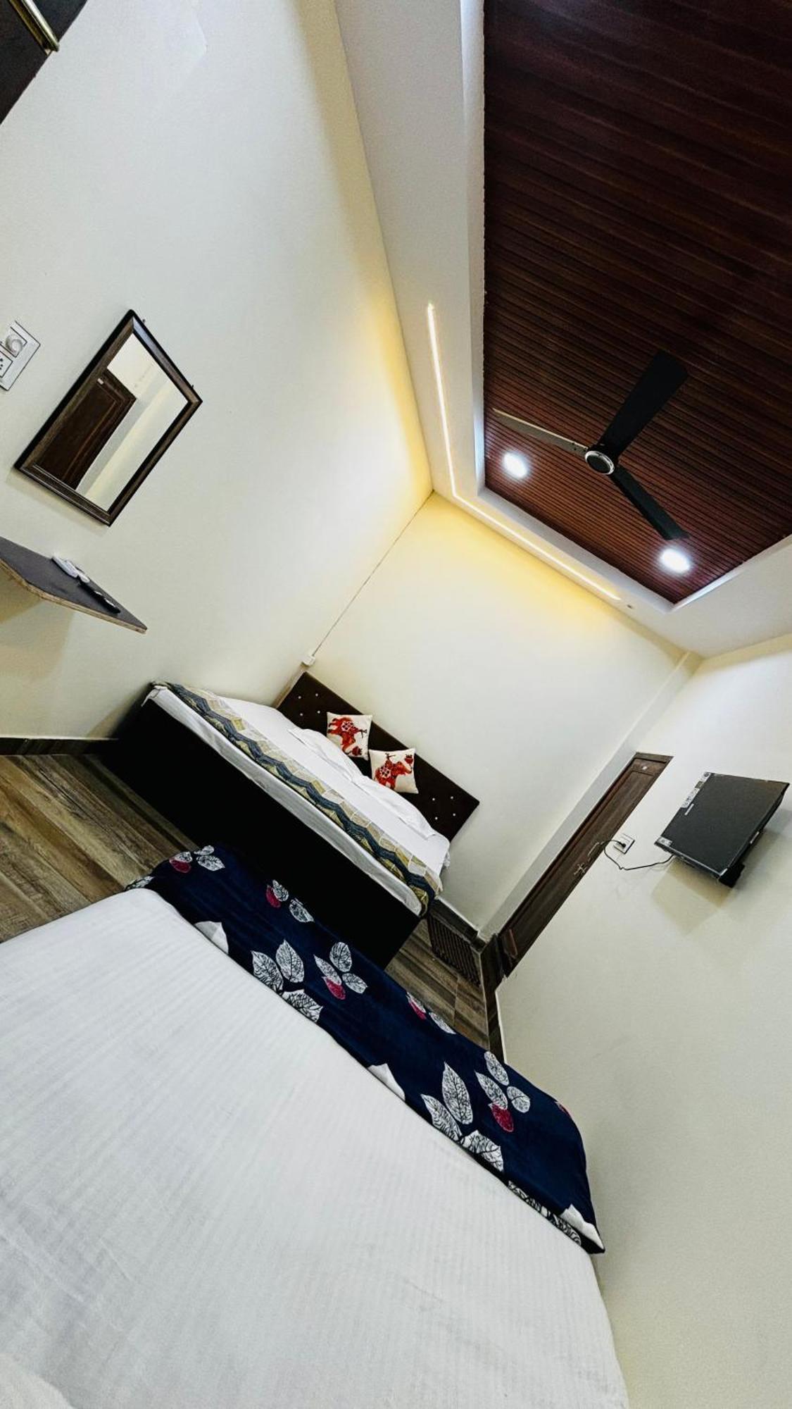 Hotel Shreenidhi Comfort Stay Ujjain Exterior photo