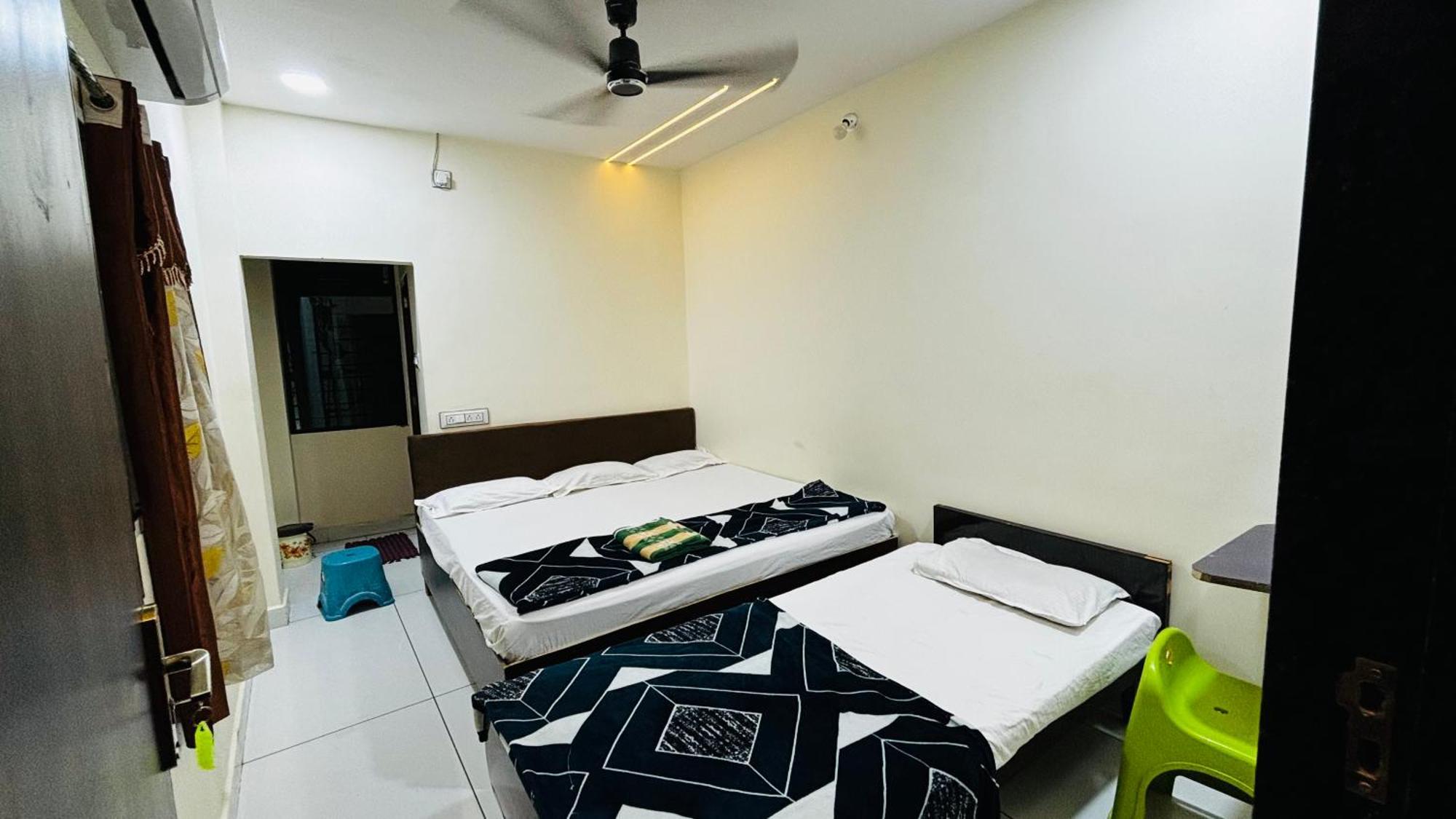 Hotel Shreenidhi Comfort Stay Ujjain Exterior photo
